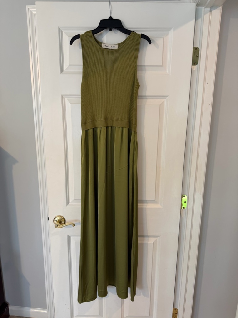 Taylor Olive Ribbed Knit Sleeveless Dress